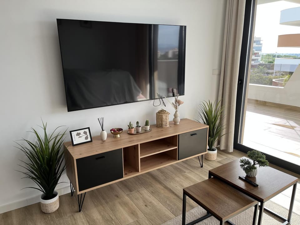 TV and multimedia, Dining area
