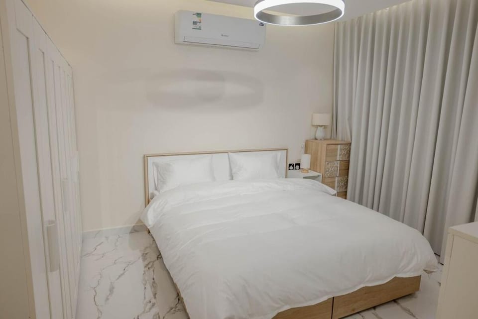 Bed, Photo of the whole room, Bedroom, air conditioner