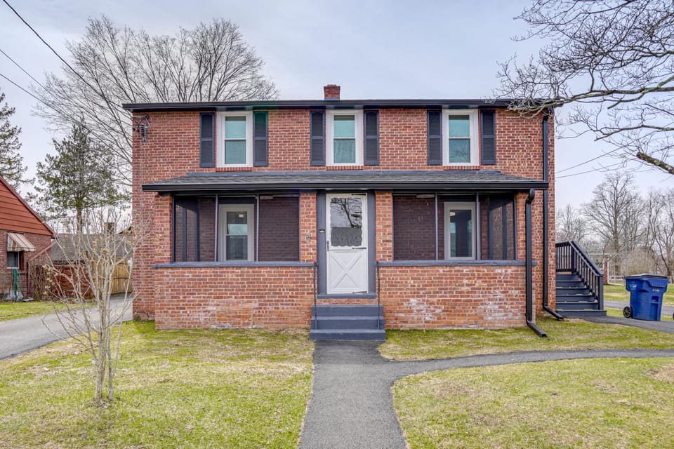 Hudson Valley Retreat! Convenient Apt in Kingston Apartment in Kingston