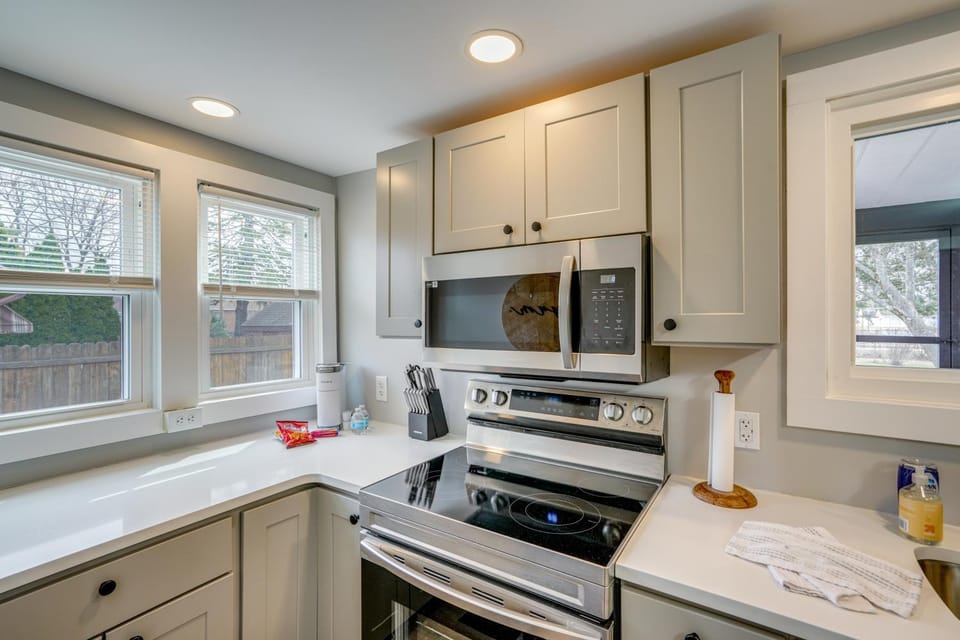 Hudson Valley Retreat! Convenient Apt in Kingston Apartment in Kingston