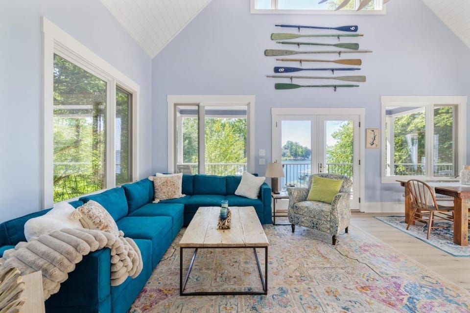 Living room, Seating area