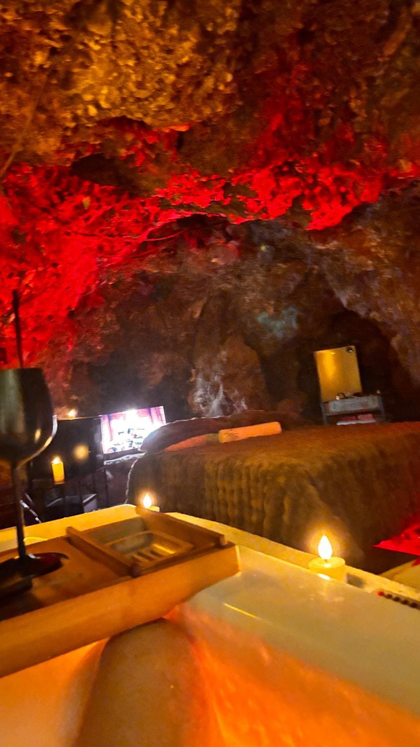 Cueva Macondo Spa Capsule hotel in Hidalgo, Mexico