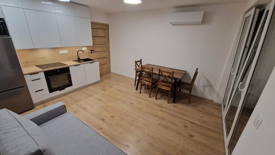 Living room, Seating area, oven