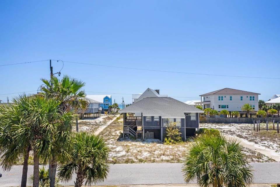 OWB Beach House by Gulf Coast Getaways House in Pensacola Beach