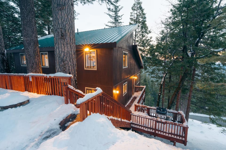 Henness House House in Sierra Nevada