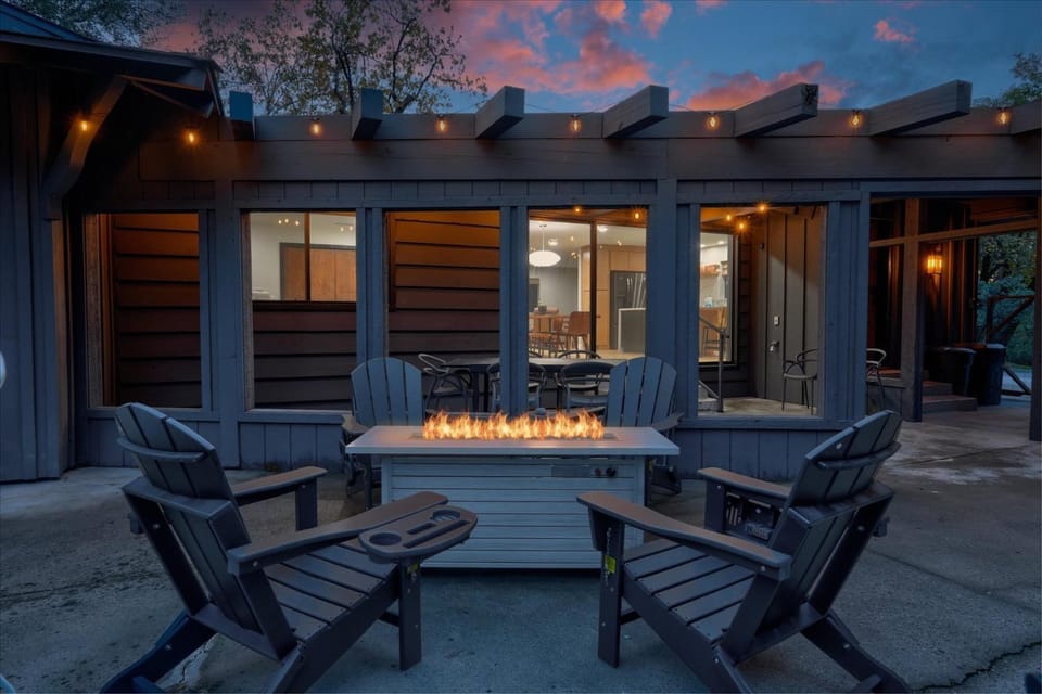 Yosemite Outpost House in Sierra Nevada