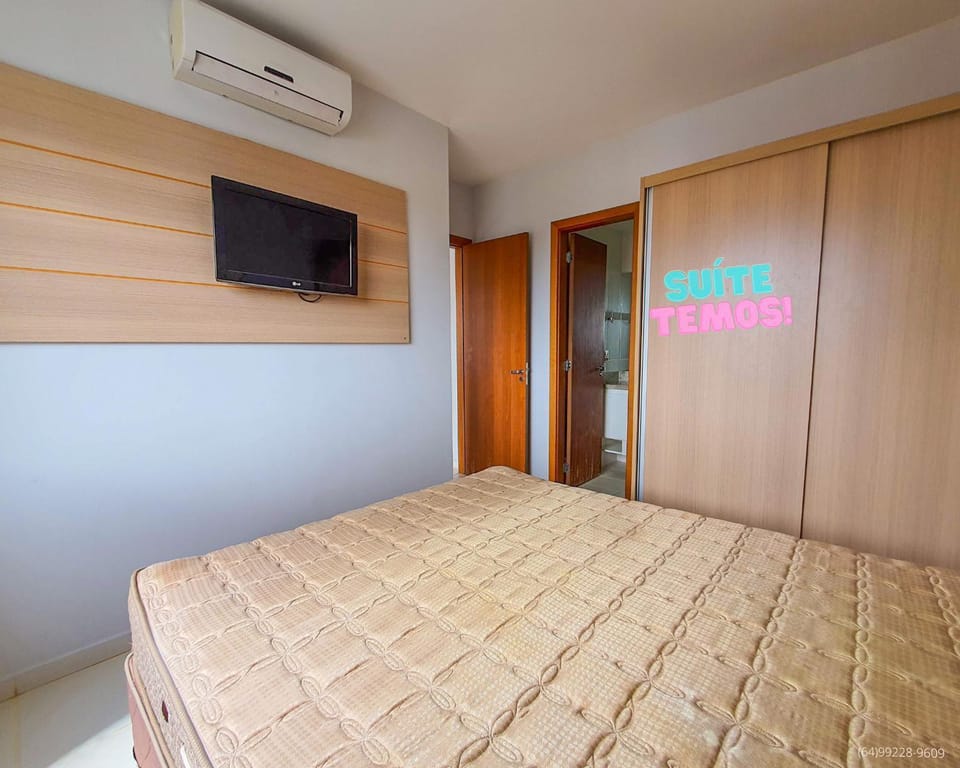 Bed, Bedroom, air conditioner
