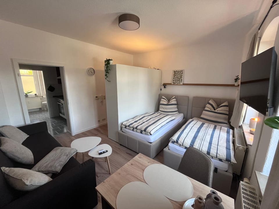 Bed, Photo of the whole room, Seating area