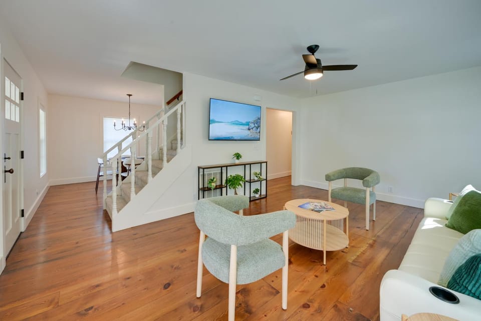 5 Mi to Pier Village: Coastal Jade Cottage House in Saint Simons Island