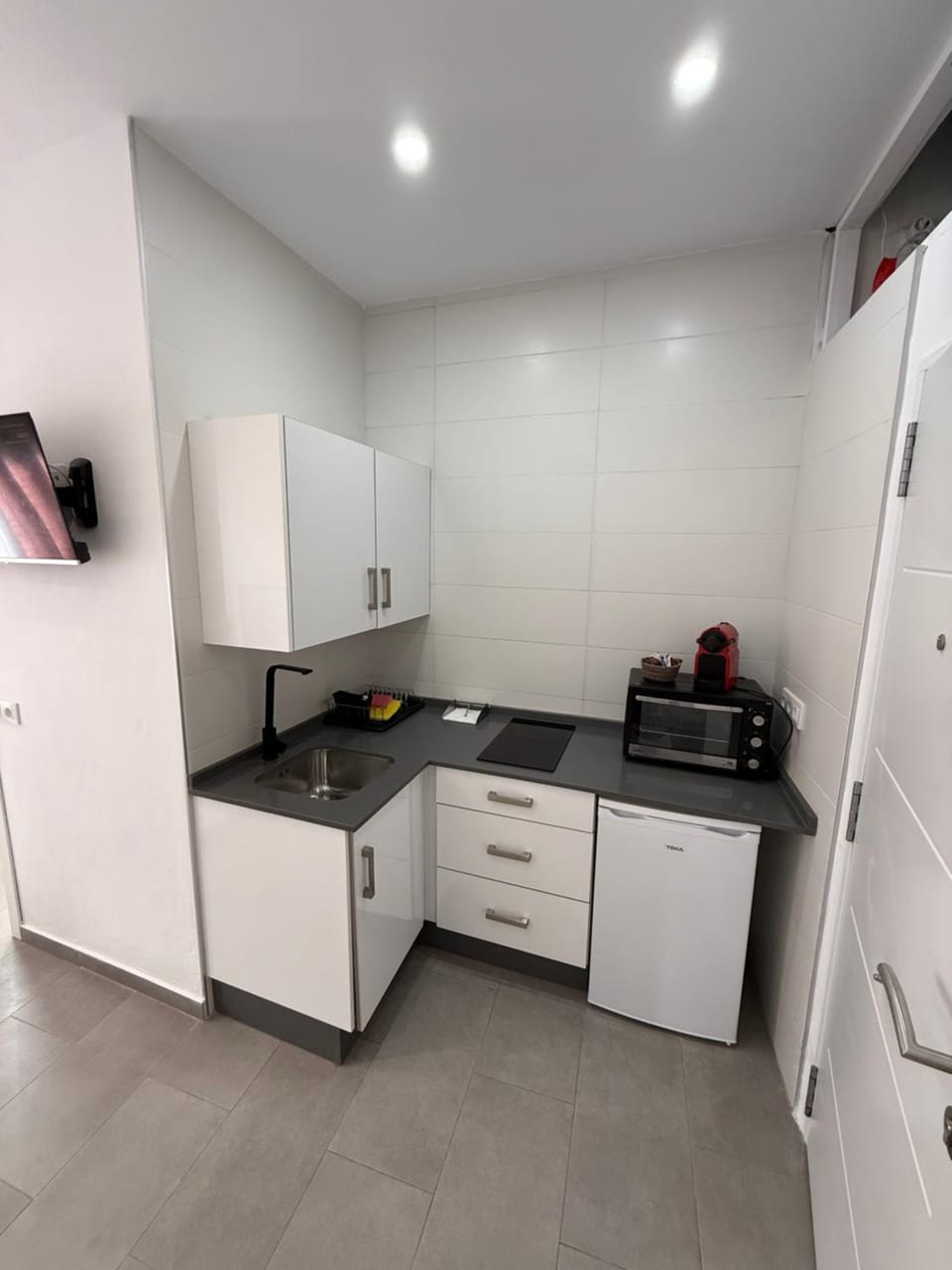 Kitchen or kitchenette, stove