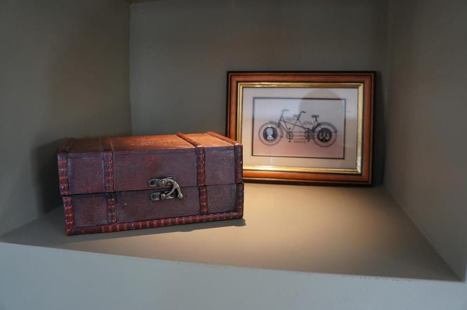 Luxury 2 Bedroom Apartment Windsor - Gated Parking Apartment in Windsor