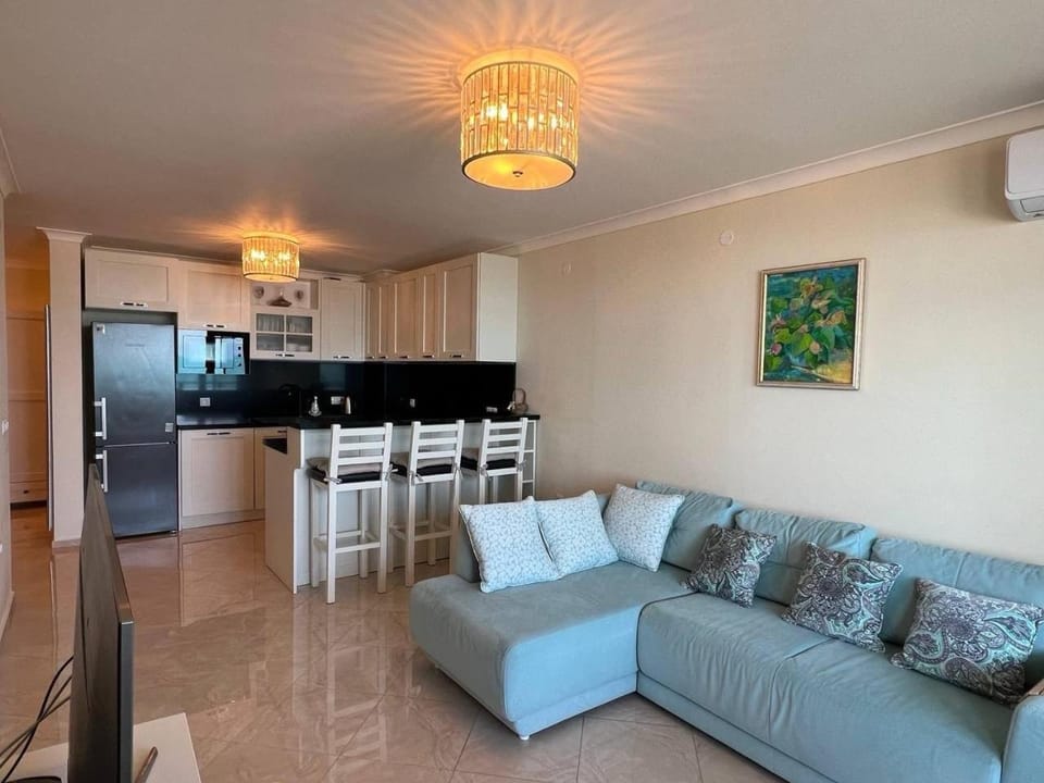 Kitchen or kitchenette, Living room, Seating area, Dining area, oven, stove