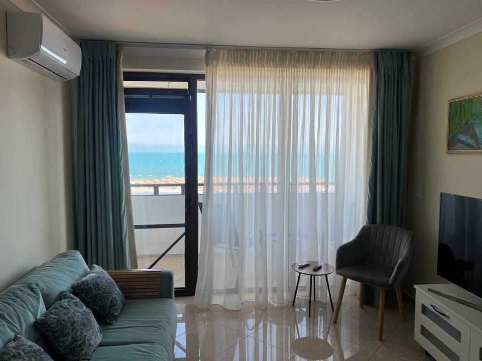 TV and multimedia, Living room, Sea view, air conditioner