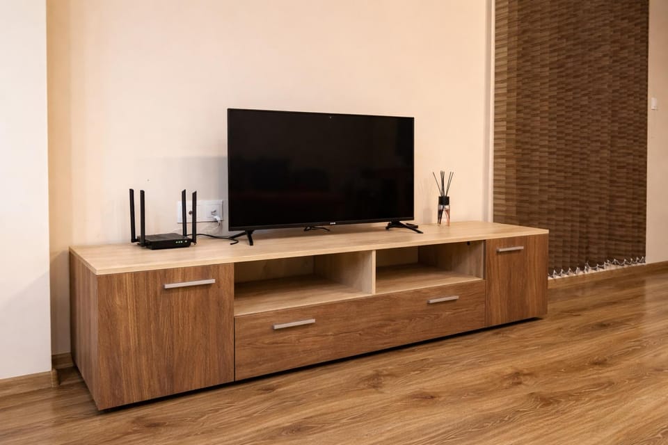 Communal lounge/ TV room, TV and multimedia, Living room