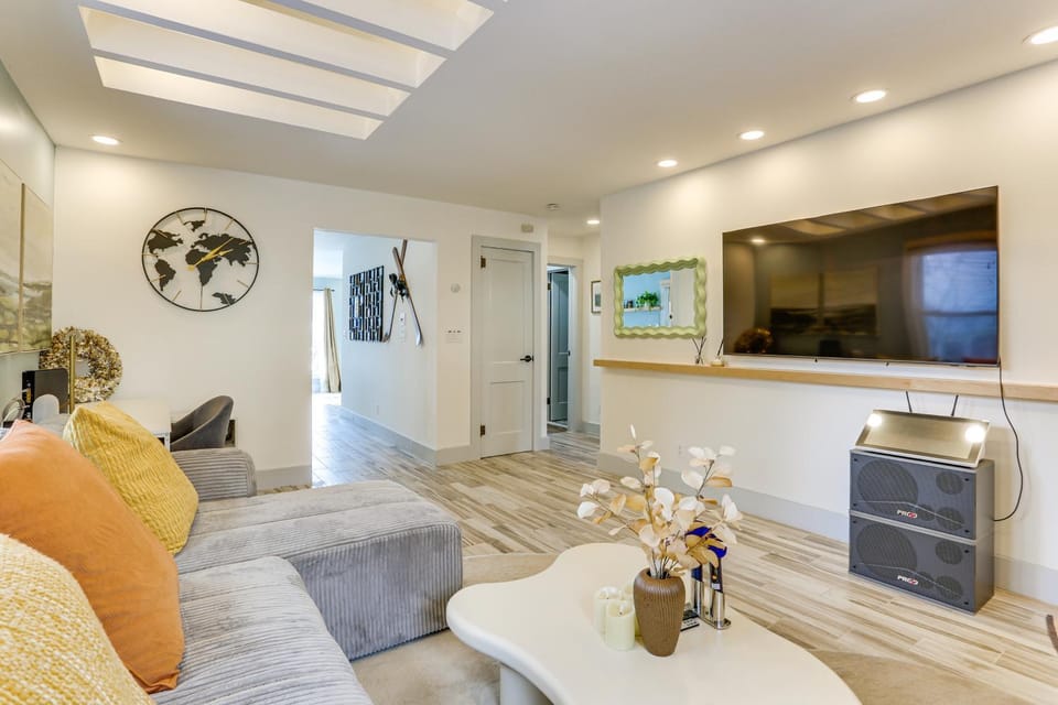 Lakefront Living By Mtn Creek! Modern Home w/ Deck House in New Jersey
