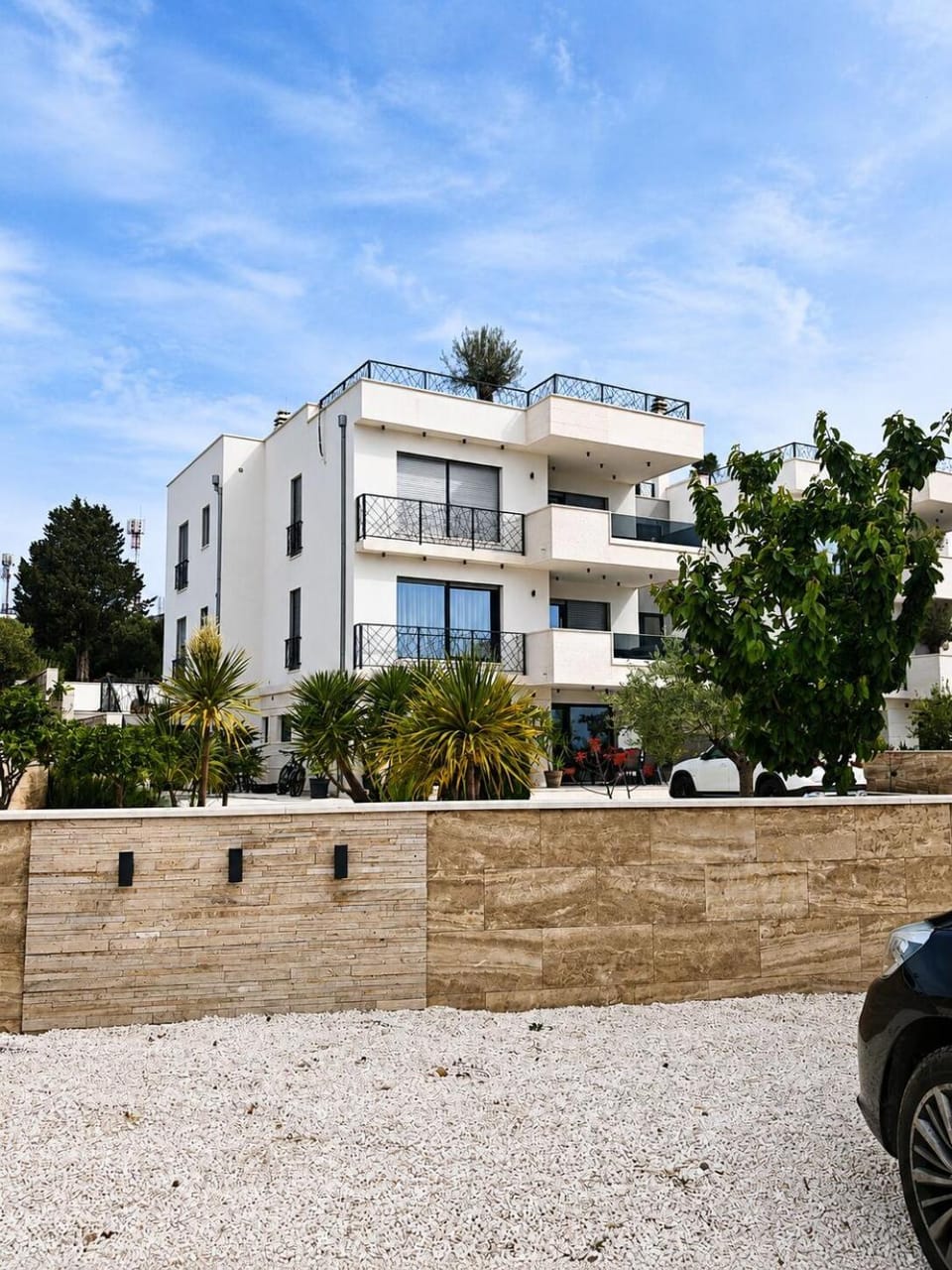 Facade/entrance
