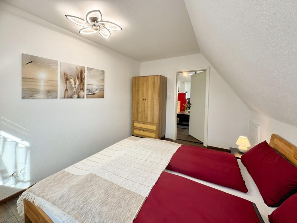 Bed, Photo of the whole room, Bedroom, wardrobe