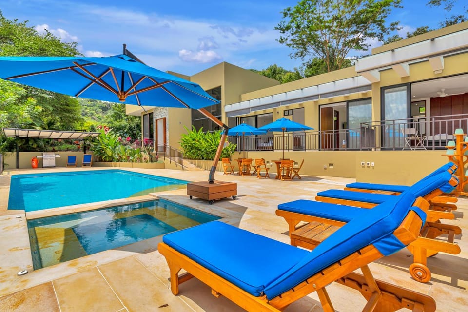 Pool view, Swimming pool, sunbed