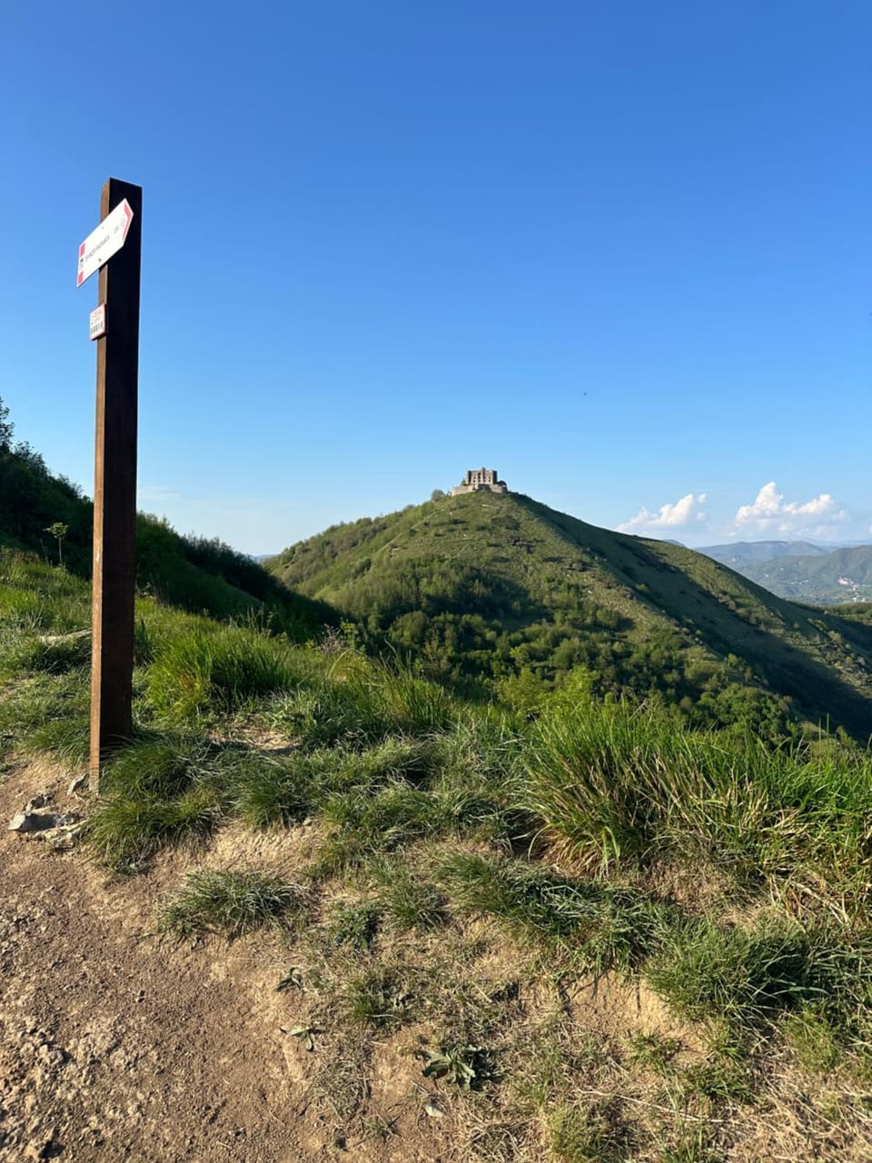 Nearby landmark, Natural landscape, Mountain view