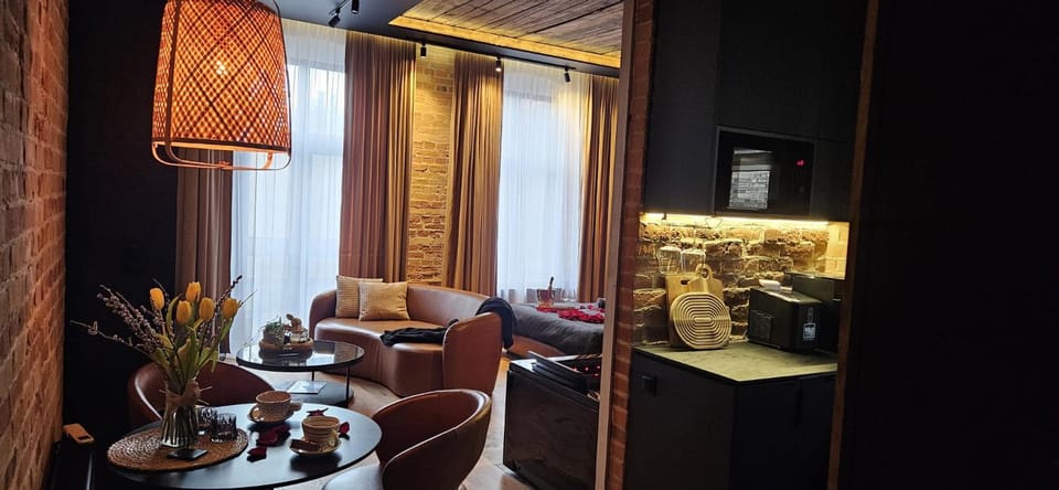 Coffee/tea facilities, Kitchen or kitchenette, Living room, Seating area