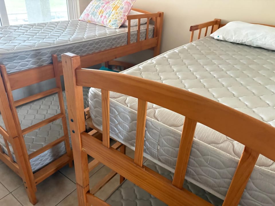 Bedroom, bunk bed