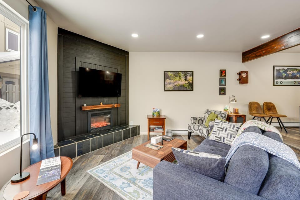 Quiet Anchorage Home: Near Parks, Hikes & Airport! House in Anchorage