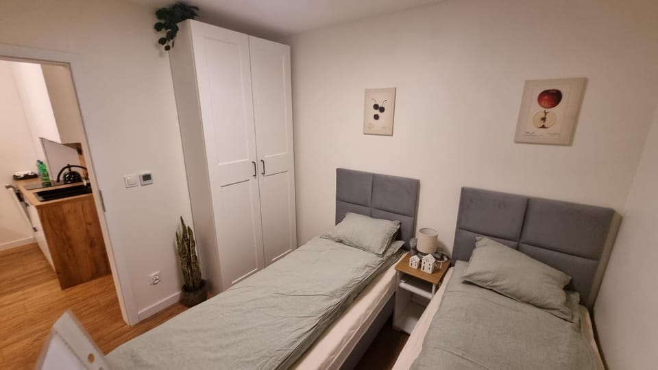 Property building, Bed, Photo of the whole room, Seating area, Bedroom, wardrobe