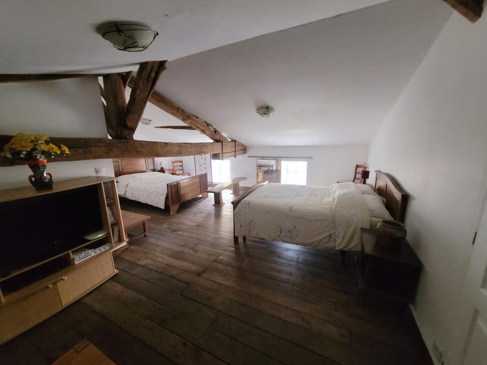 TV and multimedia, Photo of the whole room