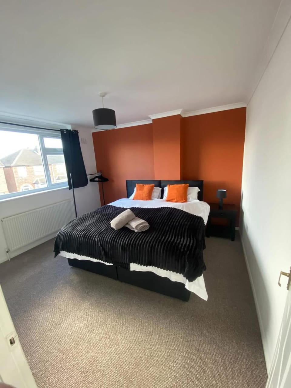 Stylish & Modern 3 Bedroom Home, Fast Wi Fi, Darts, Free Parking House in Leicester
