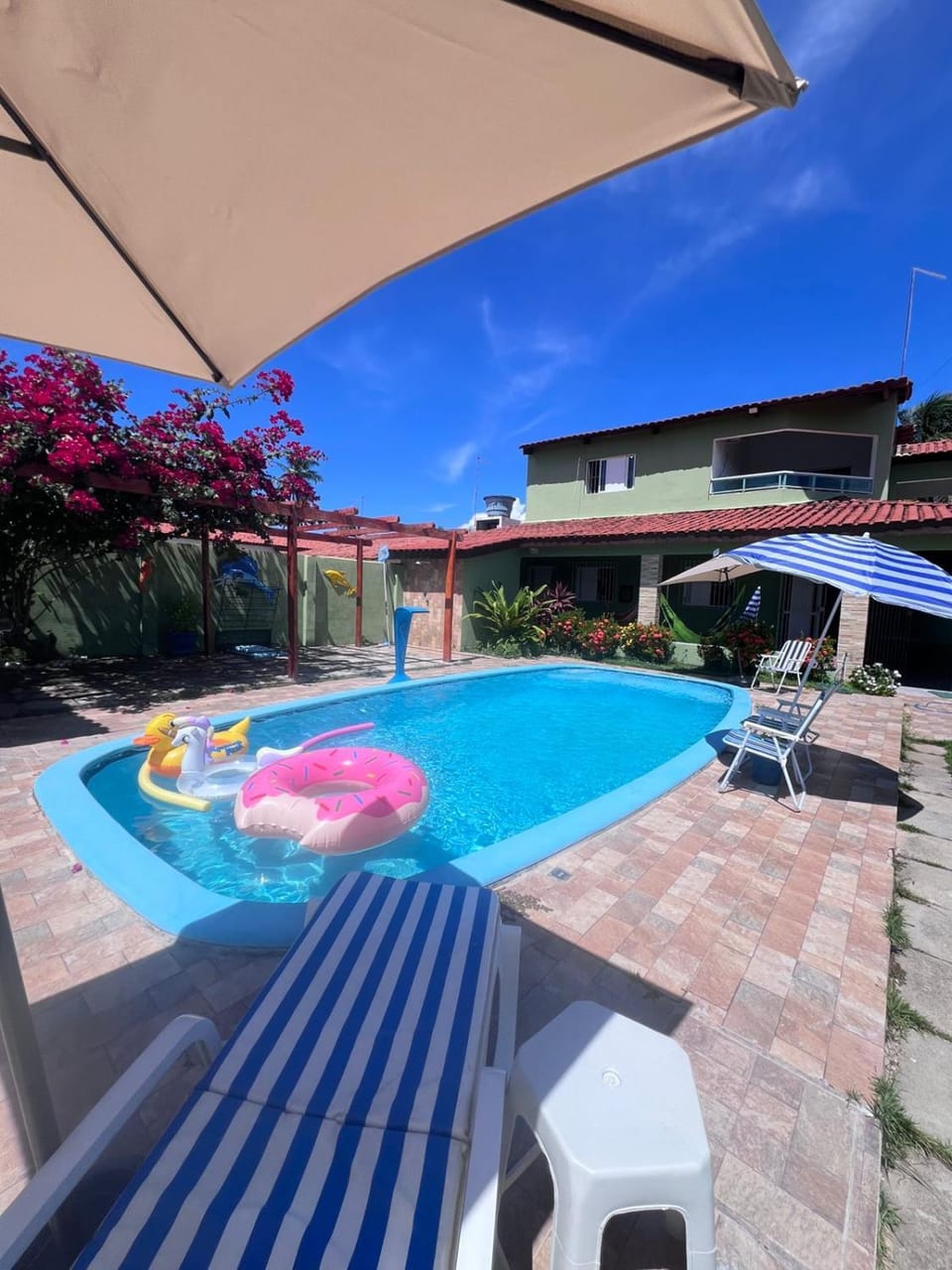 Property building, Garden, Swimming pool, sunbed