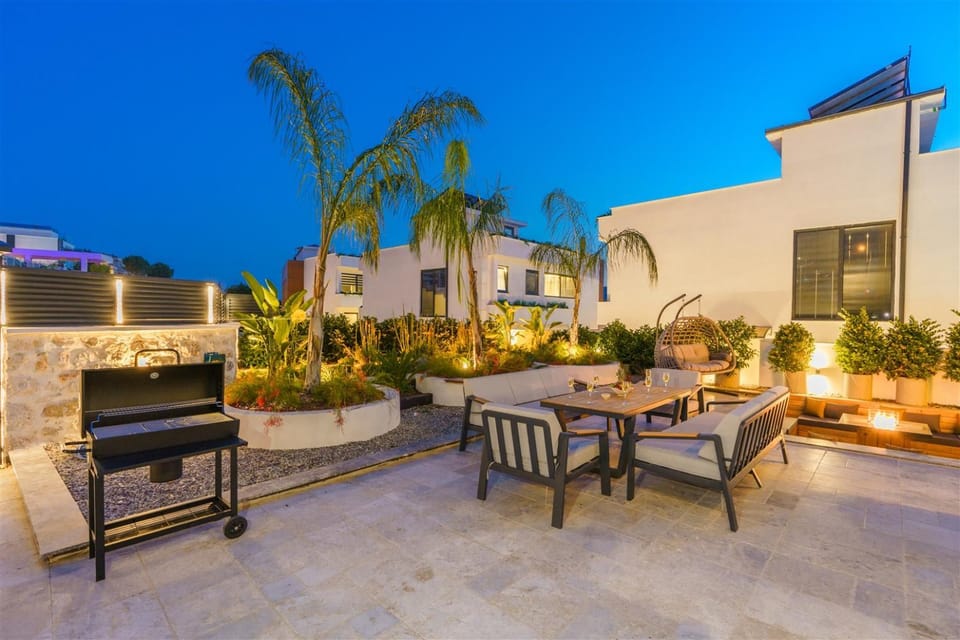 Patio, BBQ facilities, Seating area