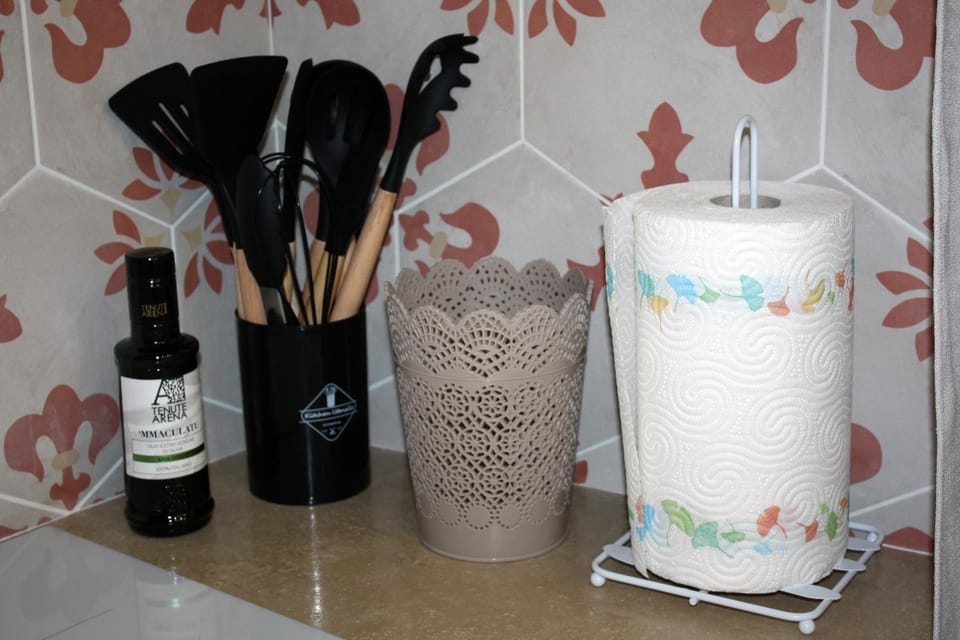 Kitchen or kitchenette, kitchen