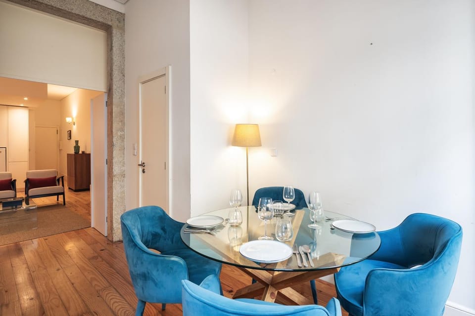 Seating area, Dining area