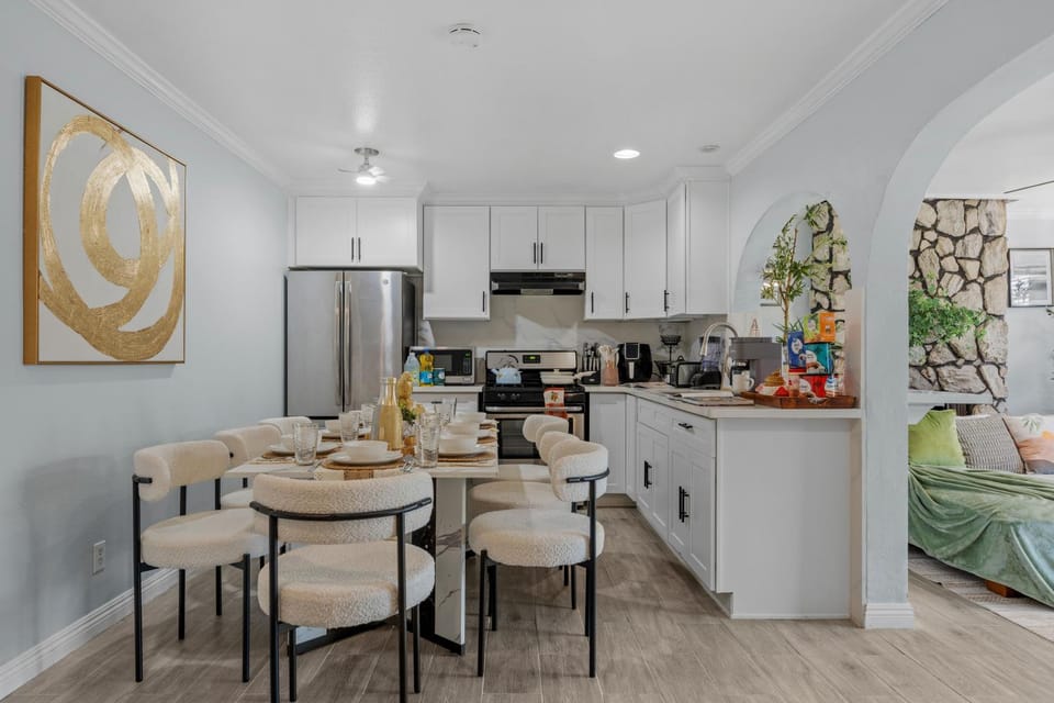 Entire Private Home with 5 Bedrooms, 3 Bathrooms, King Bed, Yard, Available Now House in Mira Mesa