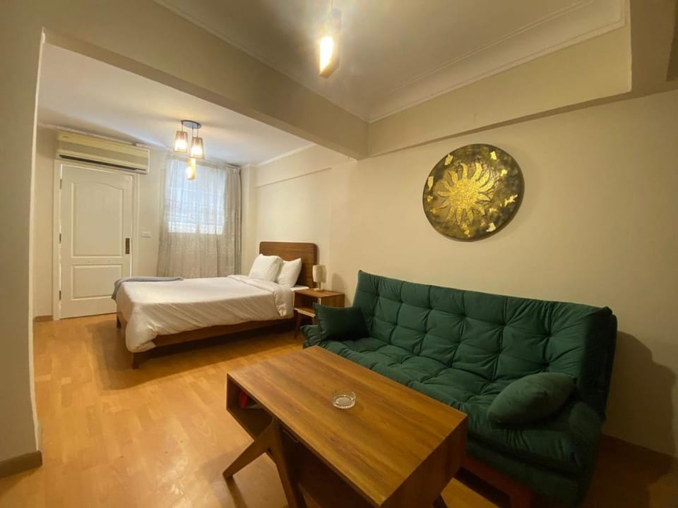 Bed, Living room, Photo of the whole room, Seating area, Bedroom