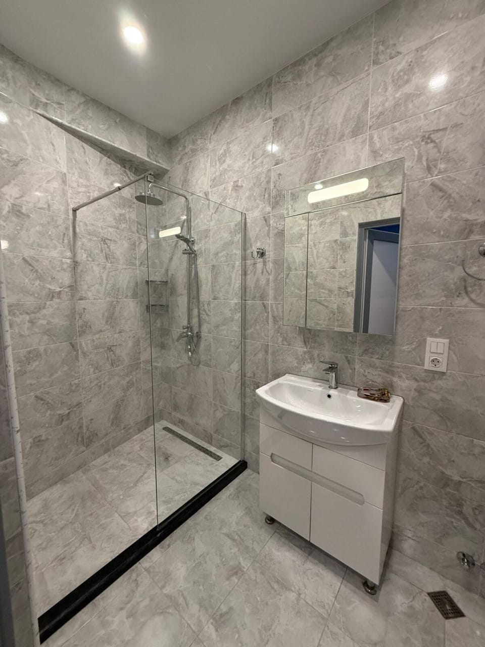 Shower, Toilet, Bathroom