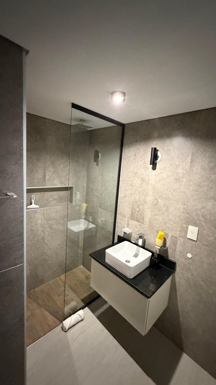 Shower, Bathroom, towels