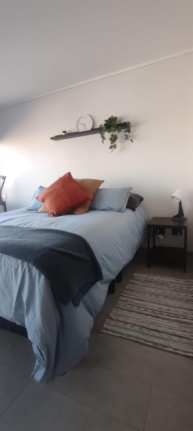 Depto en Ñuñoa 1D1B Cerca del Metro Estacionamiento 3 personas Apartment in Santiago