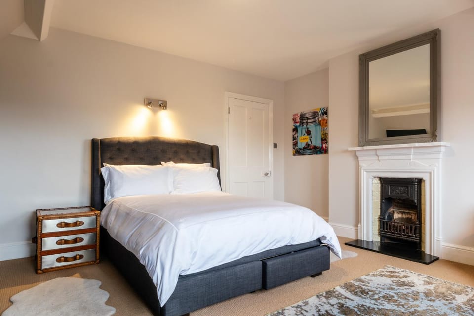 Beautiful 5 Bedroom Home in Evesham House in Evesham