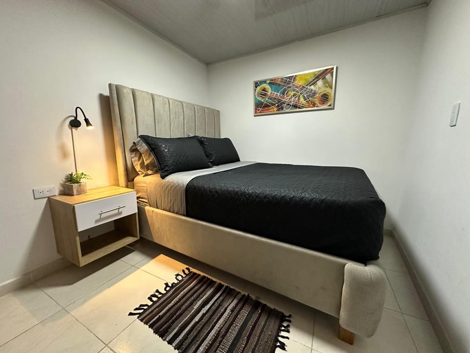 Apto 10 min Base Aérea - Aquaparque Caña - Comodidad y Wifi Apartment in Cali