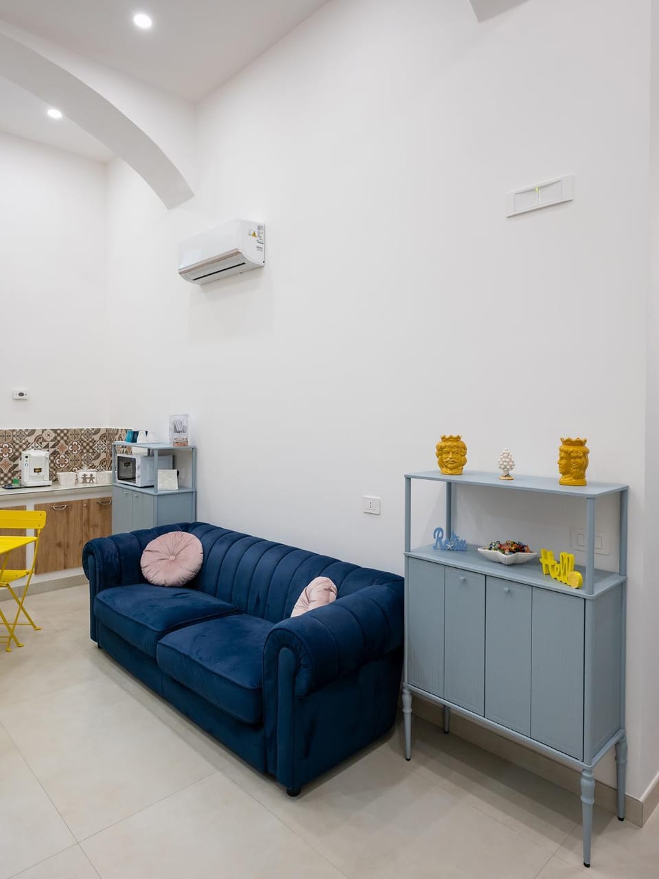Communal lounge/ TV room, Living room, air conditioner