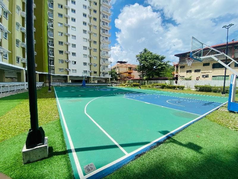 D Grey Pillows - 16th Floor One-Bedroom Condo Unit with Sea View Apartment in Cagayan de Oro