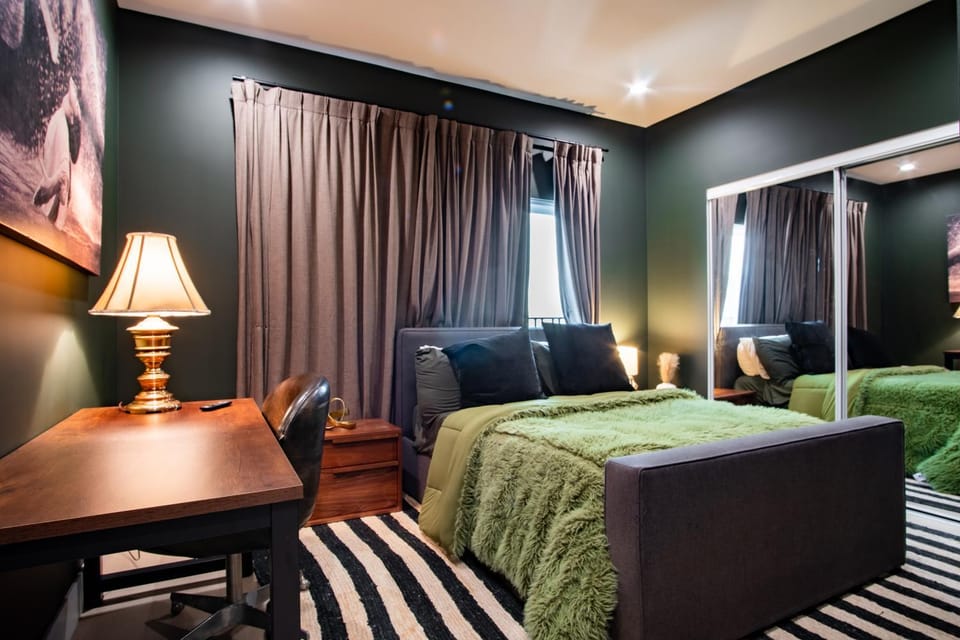 Emerald Elephas at Case Collective Vacation rental in North Hollywood