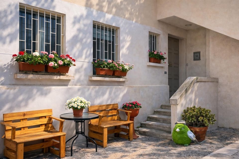 Patio, Day, Garden, Garden view