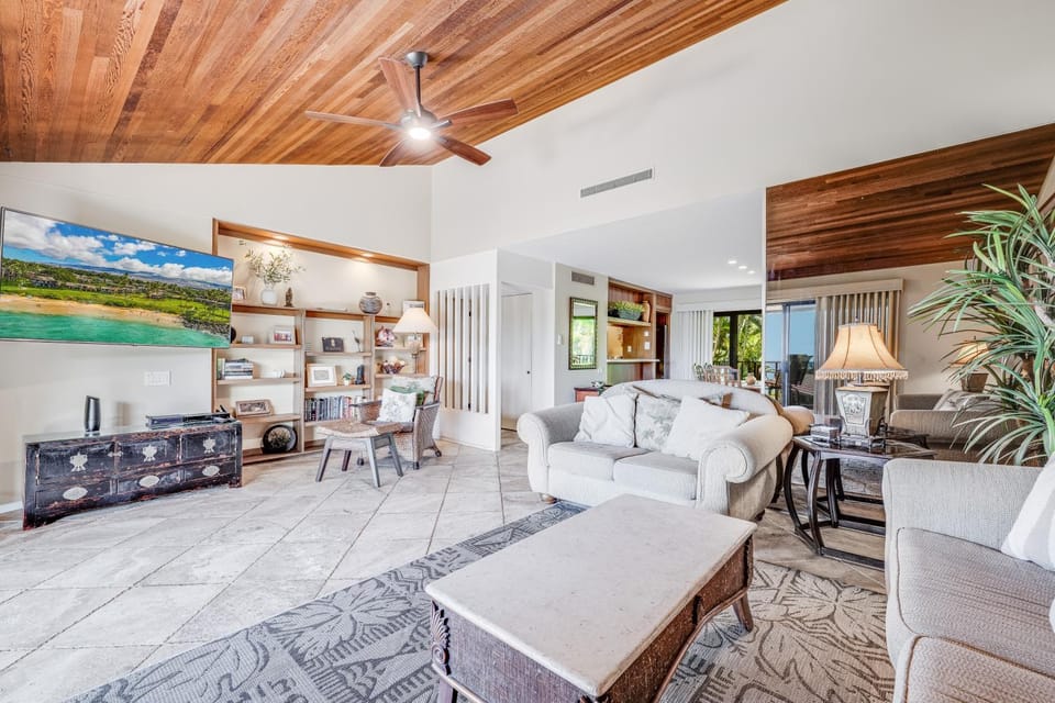 Wailea Elua 2110 Panoramic Ocean View, Second Floor, Central Air Throughout Apartment in Wailea