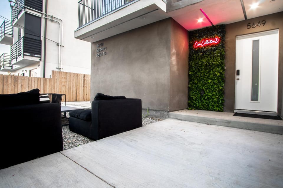 Emerald Garden at Case Collective Vacation rental in Toluca Lake