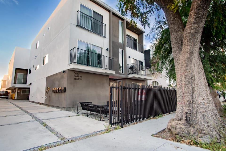 Emerald Garden at Case Collective Vacation rental in Toluca Lake