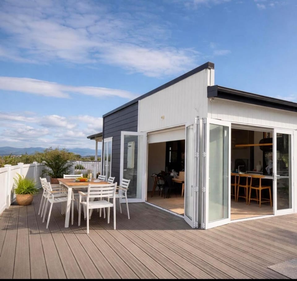 Relax - Food & beverage package included at our onsite restaurant - OBE Villa in Manawatū-Whanganui, New Zealand