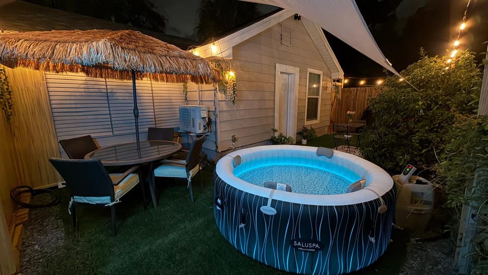 Night, Hot Tub