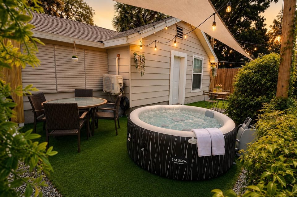 Garden, Hot Tub